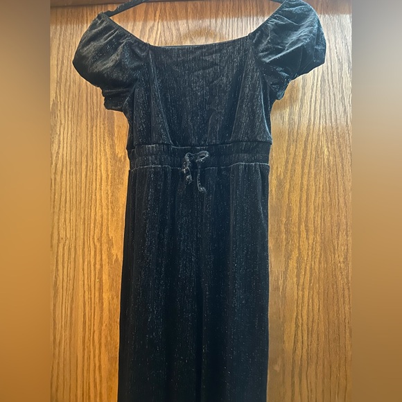 Black Velvet girls Jumpsuit with Puff Sleeves - Picture 2 of 7